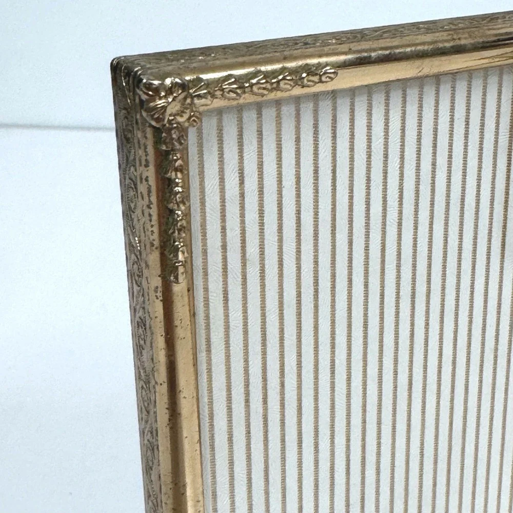 Vintage tri fold